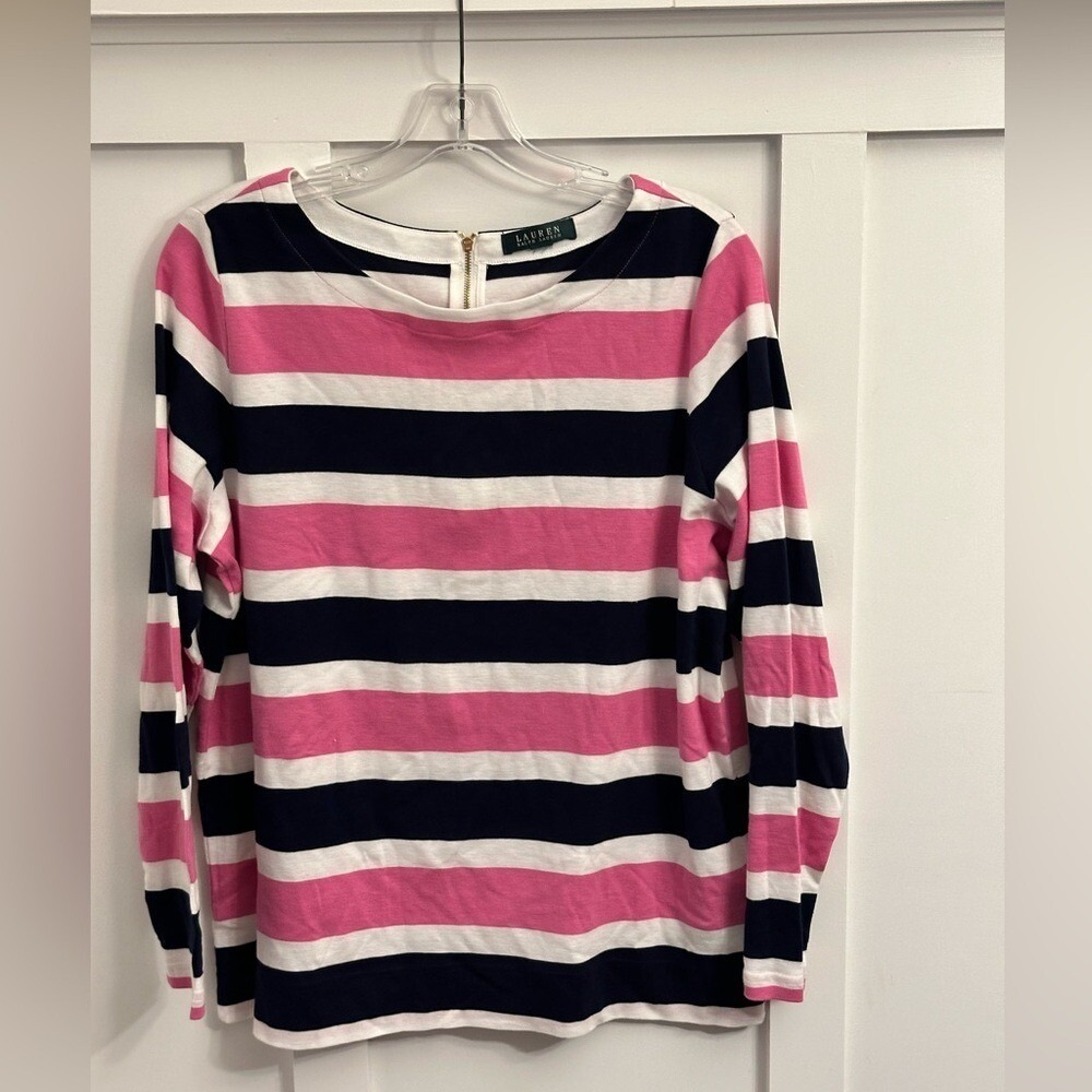 Beautiful Lauren striped top.